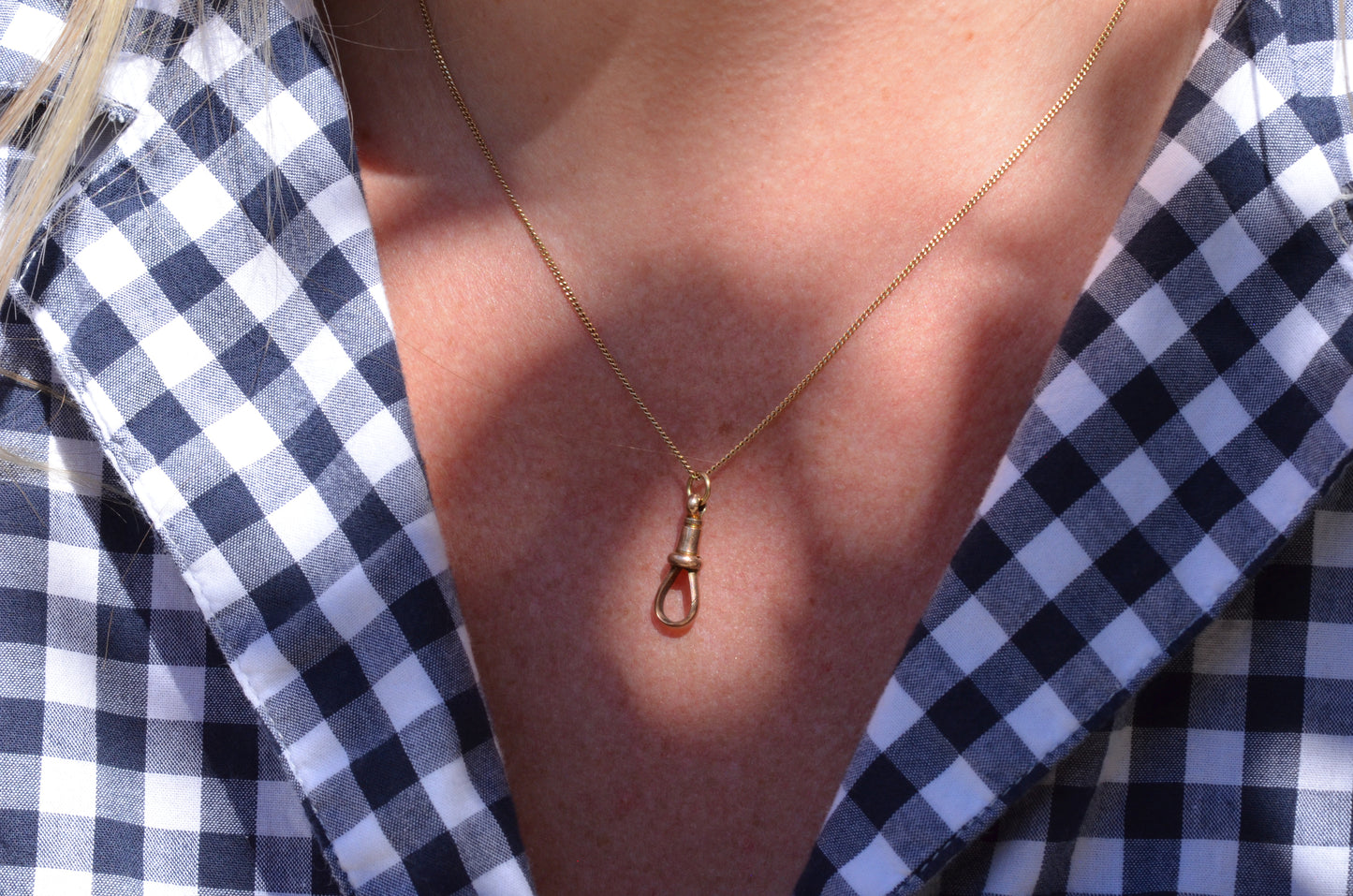 Rosy Vintage Dog Clip