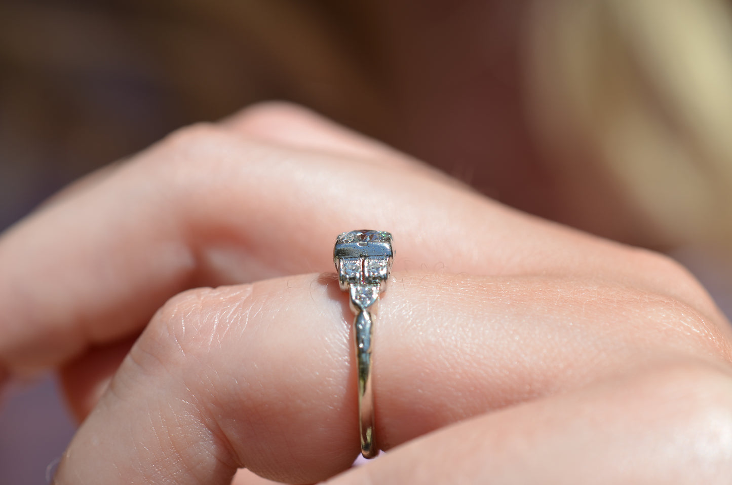 Sparkling Vintage Diamond Stepped Shoulder Ring