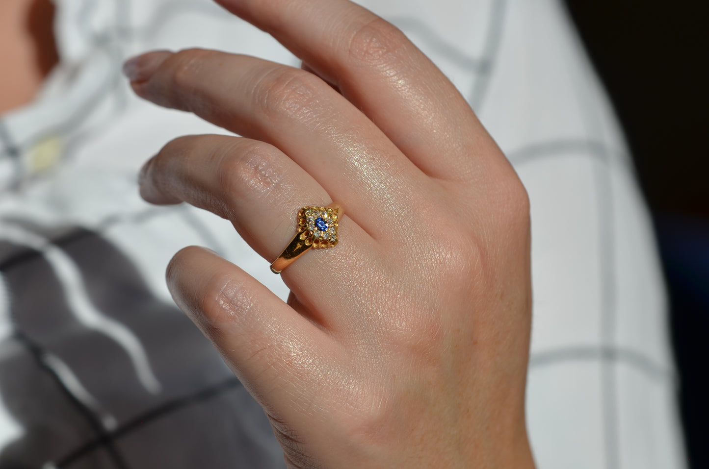 Twinkling Victorian Sapphire Navette Ring
