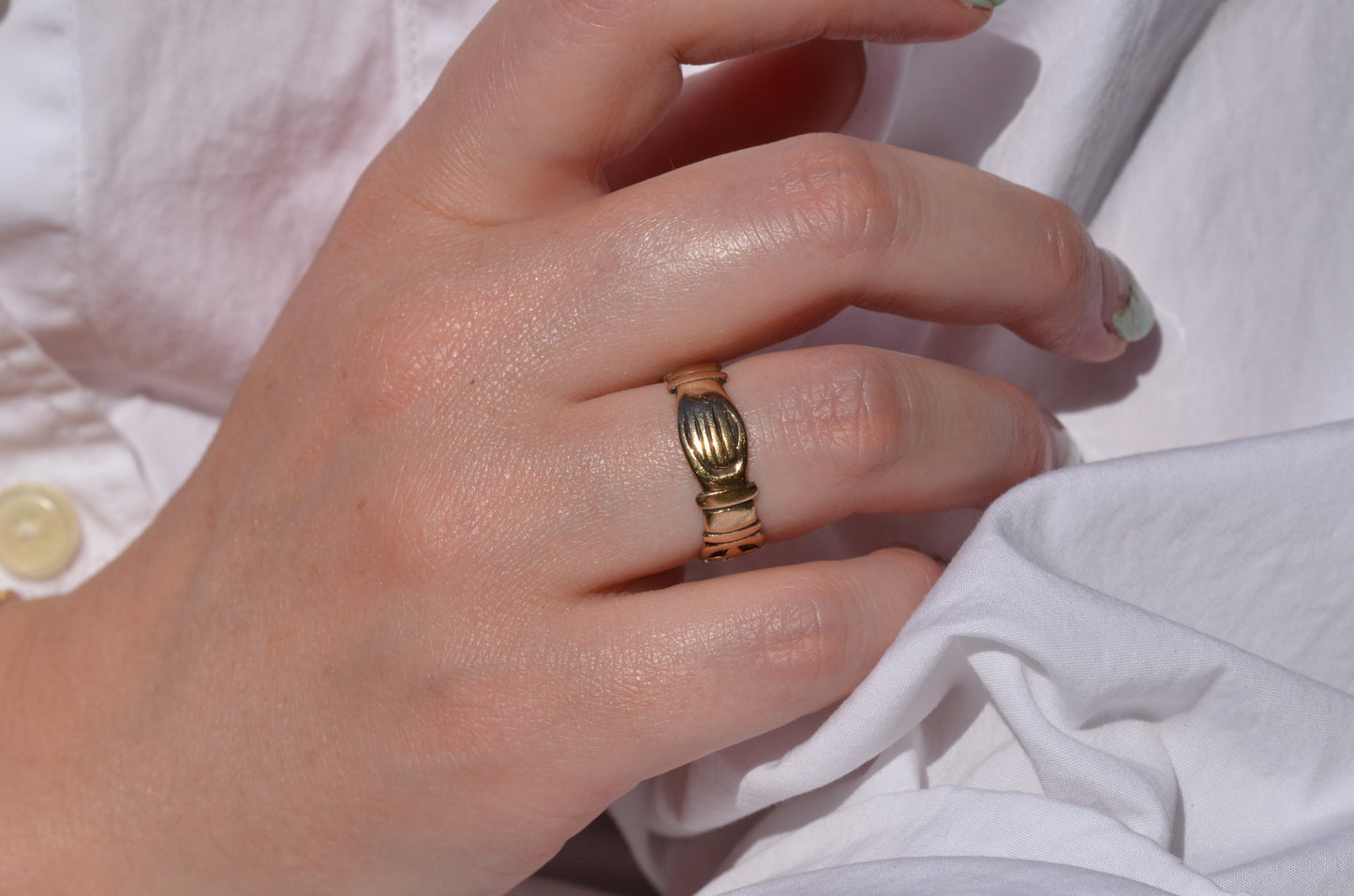 Romantic Vintage Fede Eternity ring