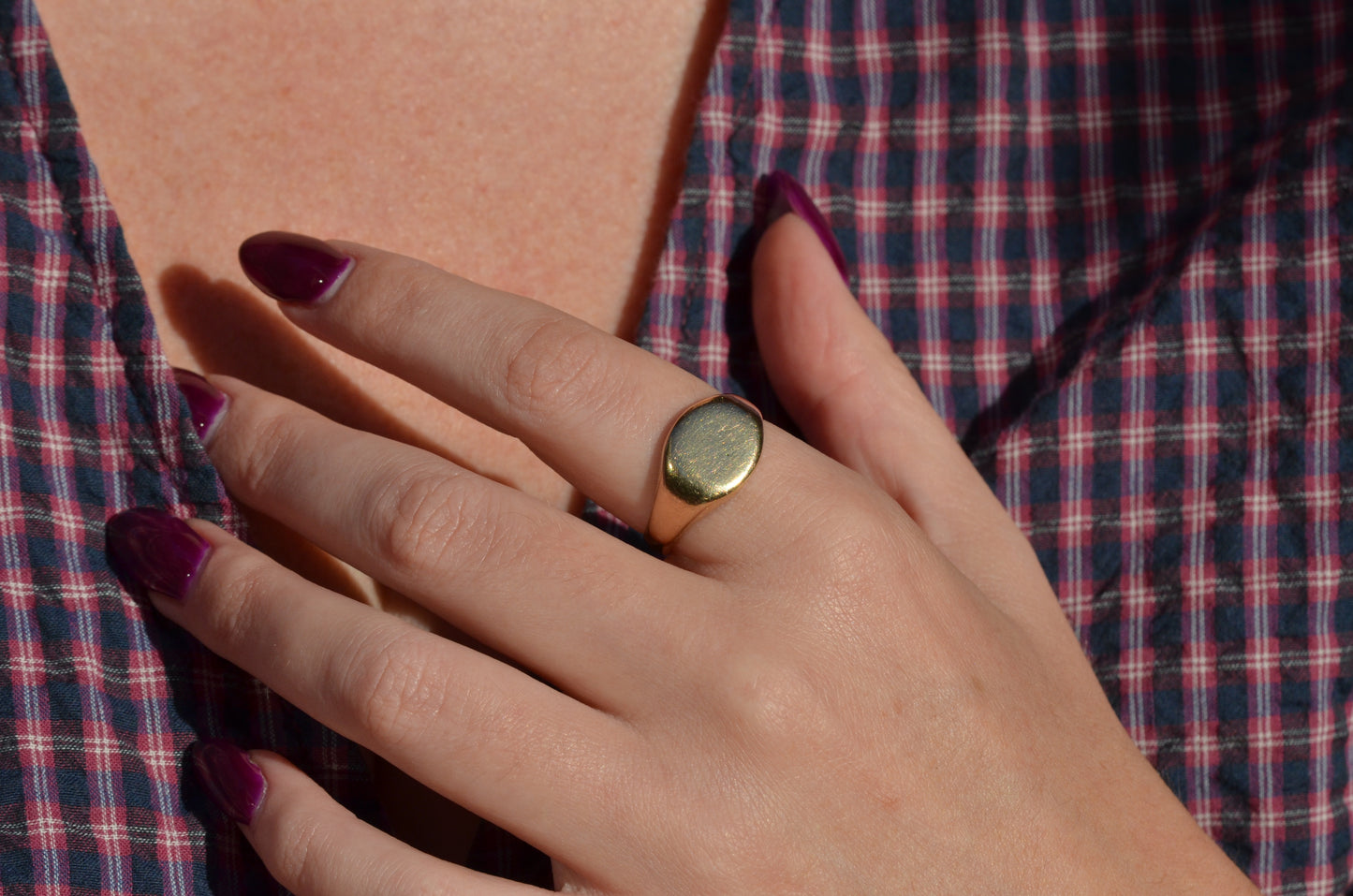 Smooth Vintage Signet Gladys