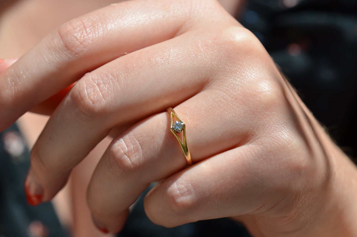 Sweet Vintage Diamond Eye Ring