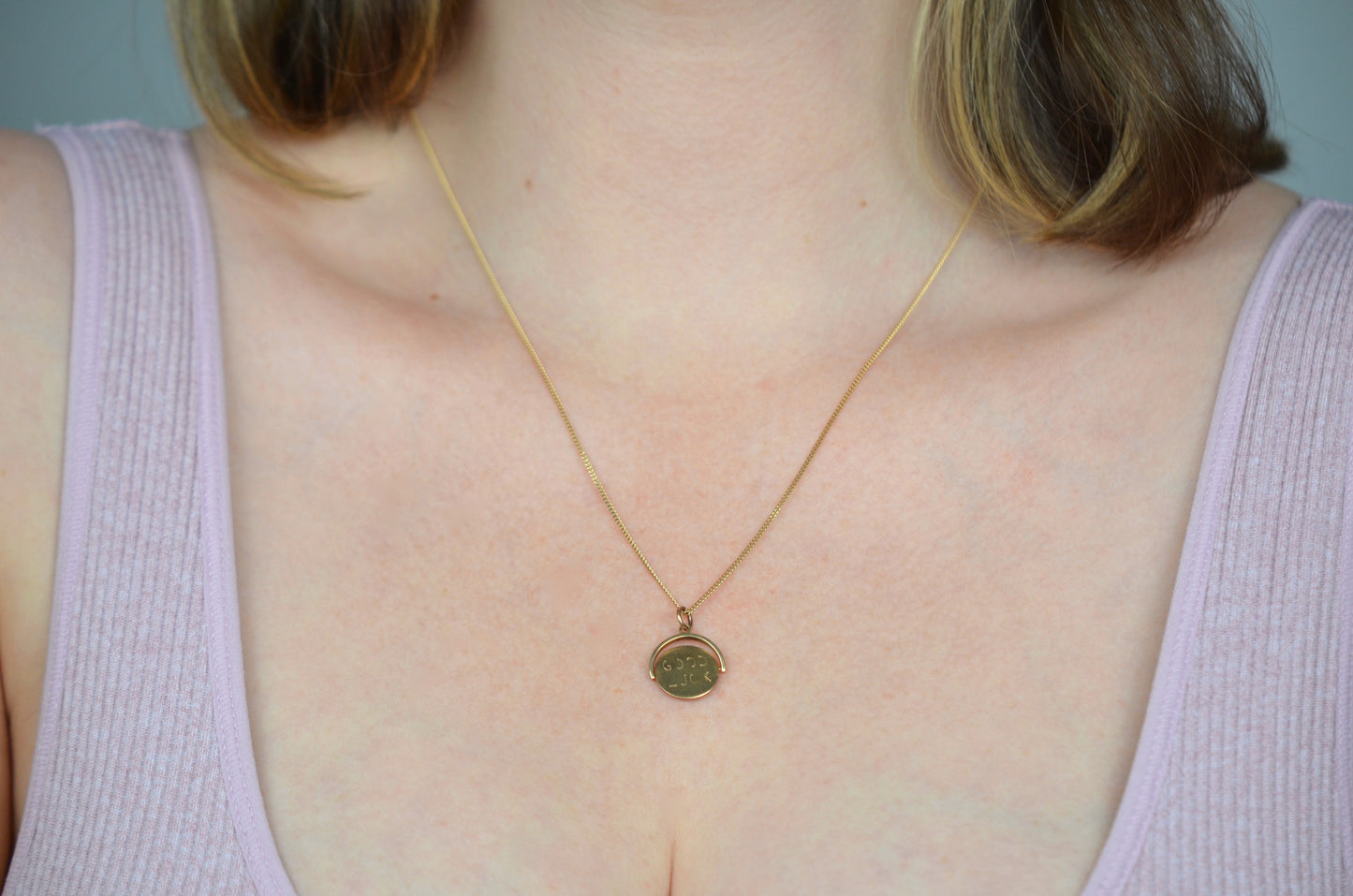 Sweet Vintage Gold "Good Luck" Spinner