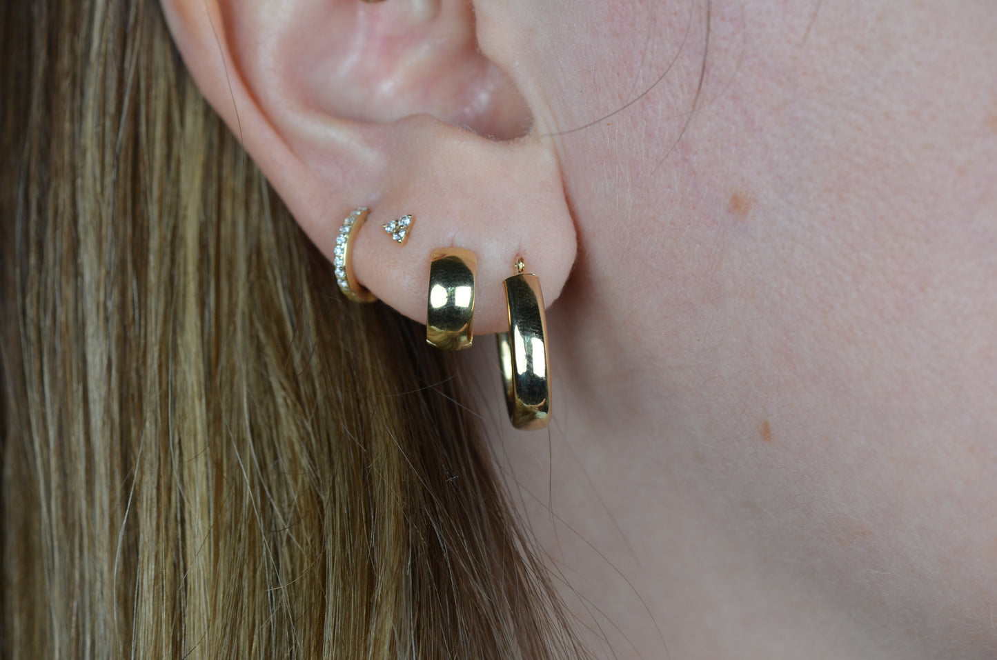 Glossy Light Weight Estate Hoops