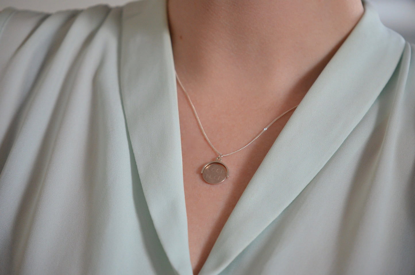 Silver Vintage "Good Luck" Spinner