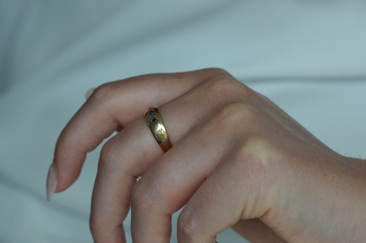 Soft Vintage Star-Set Sapphire Ring
