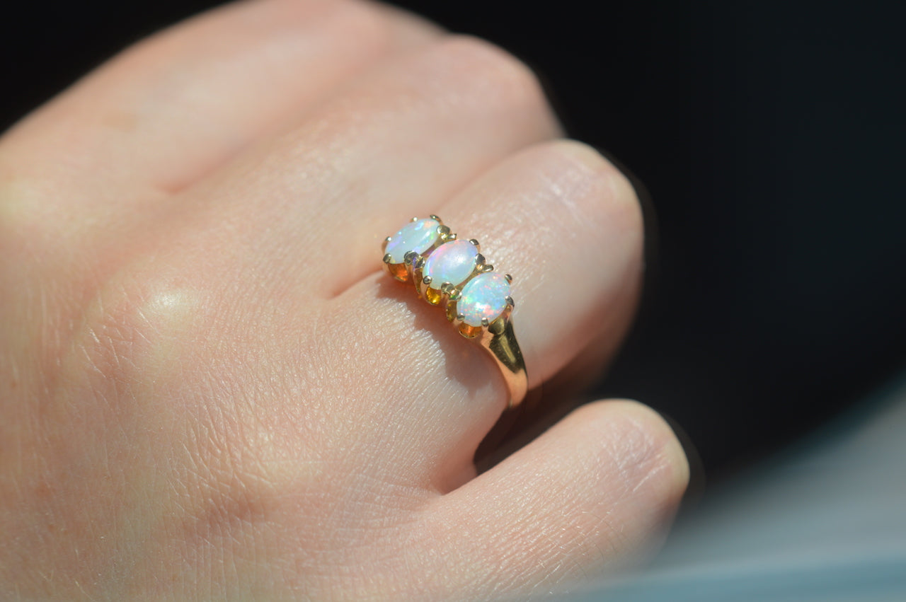 Lively Vintage Opal Trilogy Ring