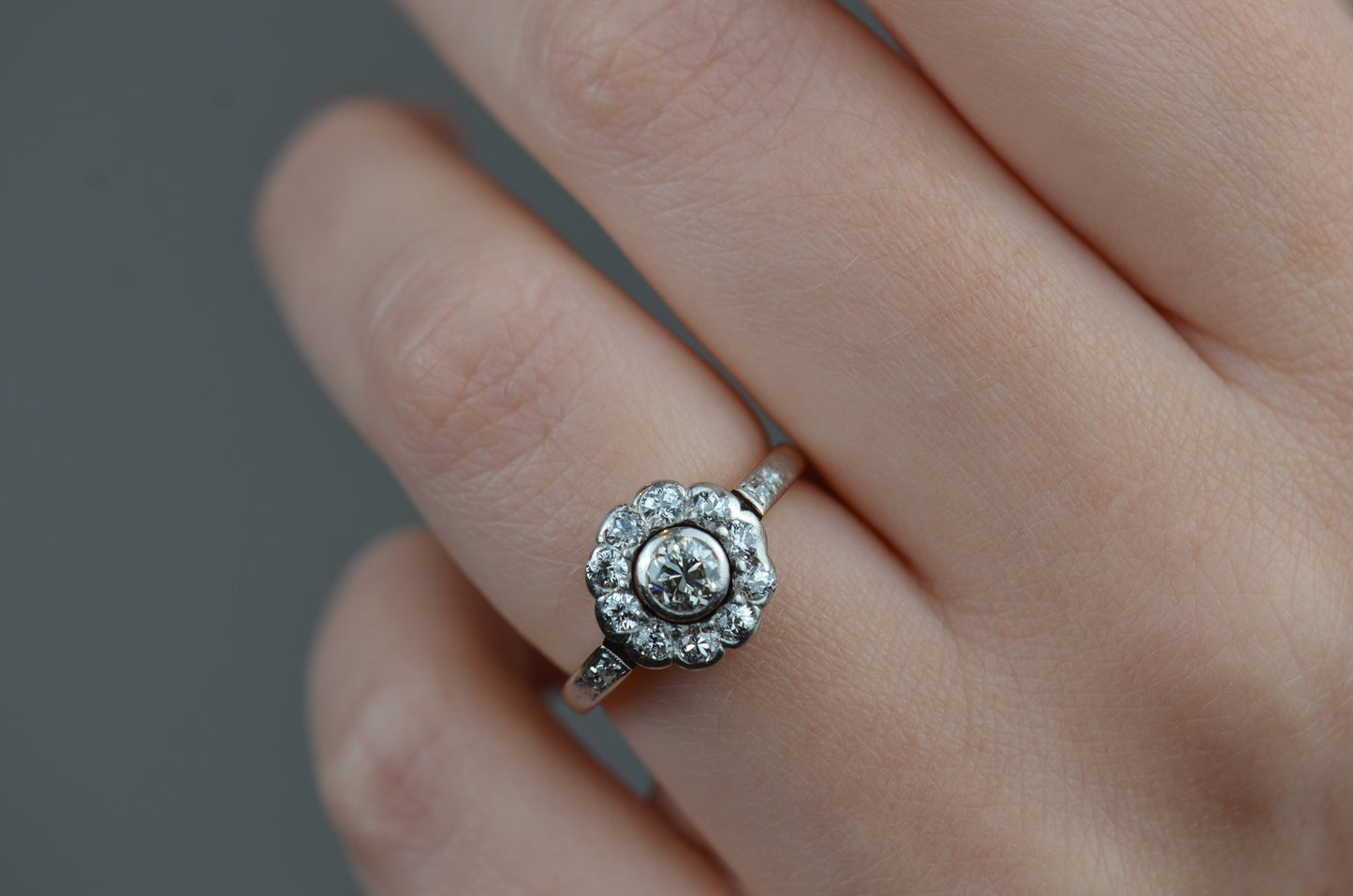 Warm Edwardian Daisy Ring