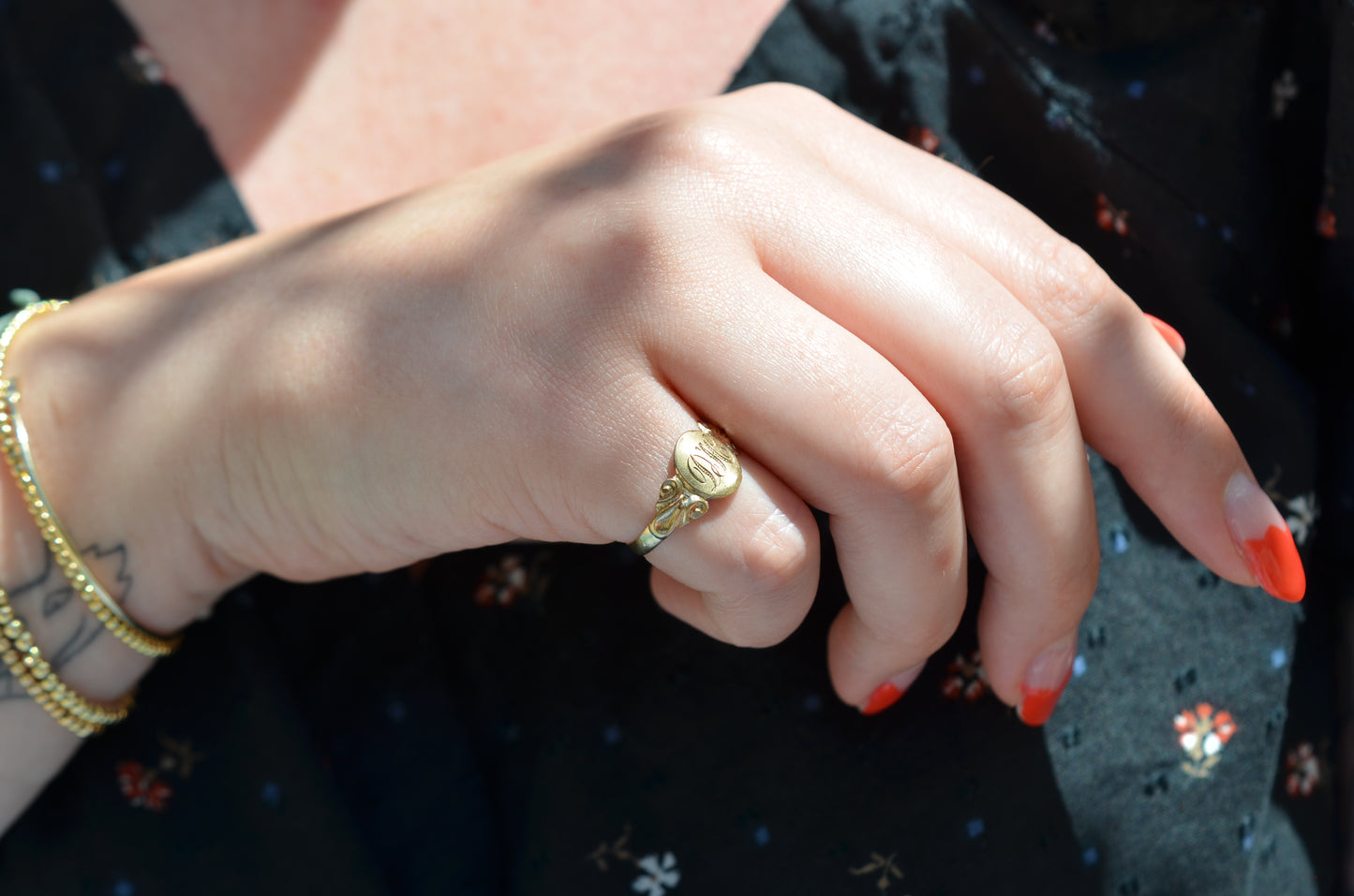 Crisp Vintage Scrolled Signet Ring