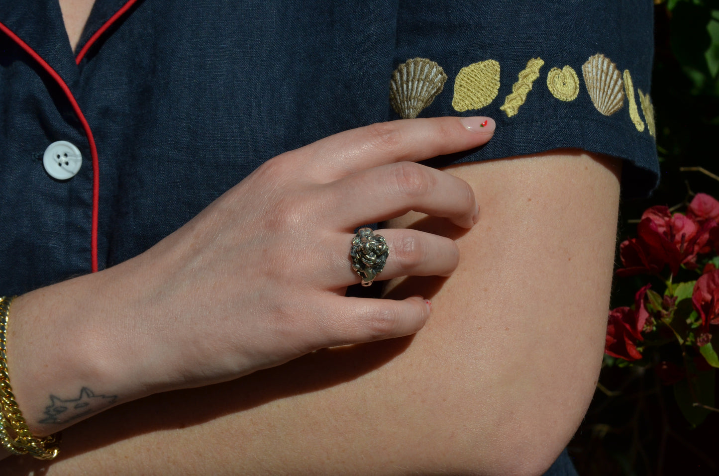 Bold Vintage Lovers' Embrace Ring