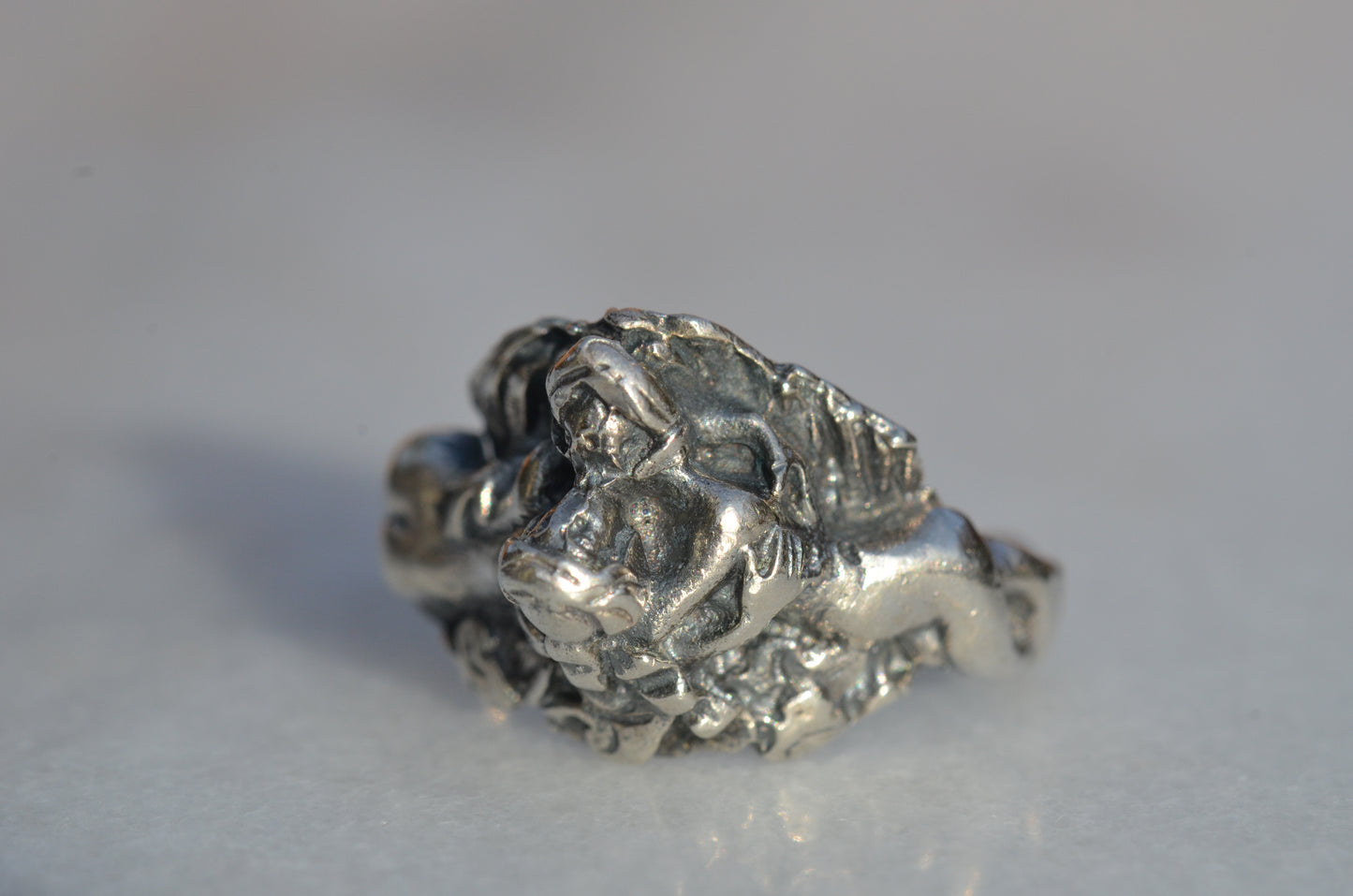 Bold Vintage Lovers' Embrace Ring