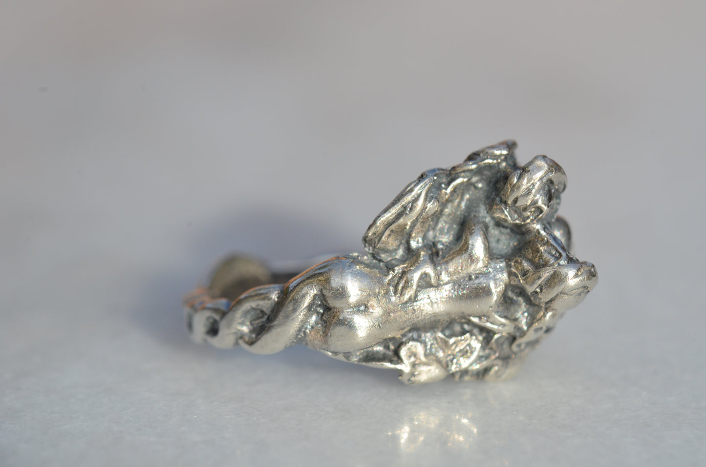 Bold Vintage Lovers' Embrace Ring