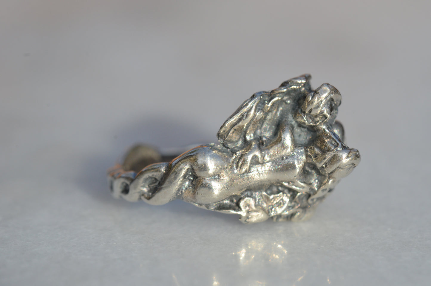 Bold Vintage Lovers' Embrace Ring