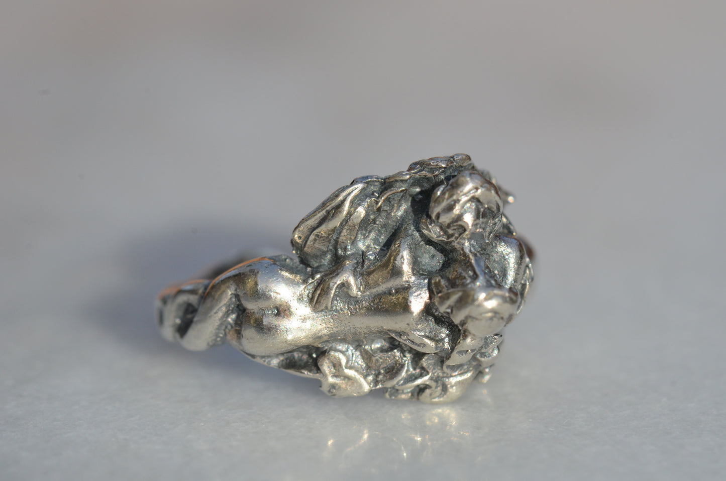 Bold Vintage Lovers' Embrace Ring