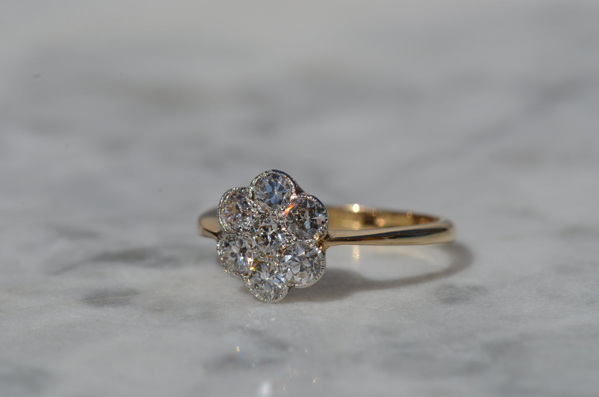 Elegant Vintage Diamond Daisy Ring