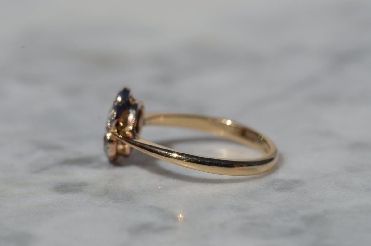 Elegant Vintage Diamond Daisy Ring