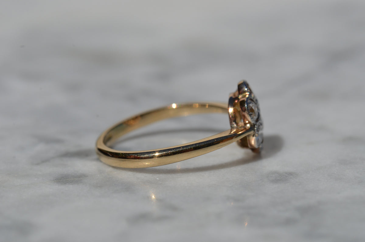Elegant Vintage Diamond Daisy Ring