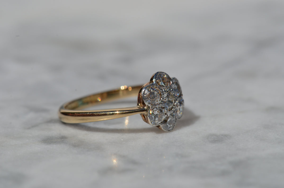 Elegant Vintage Diamond Daisy Ring