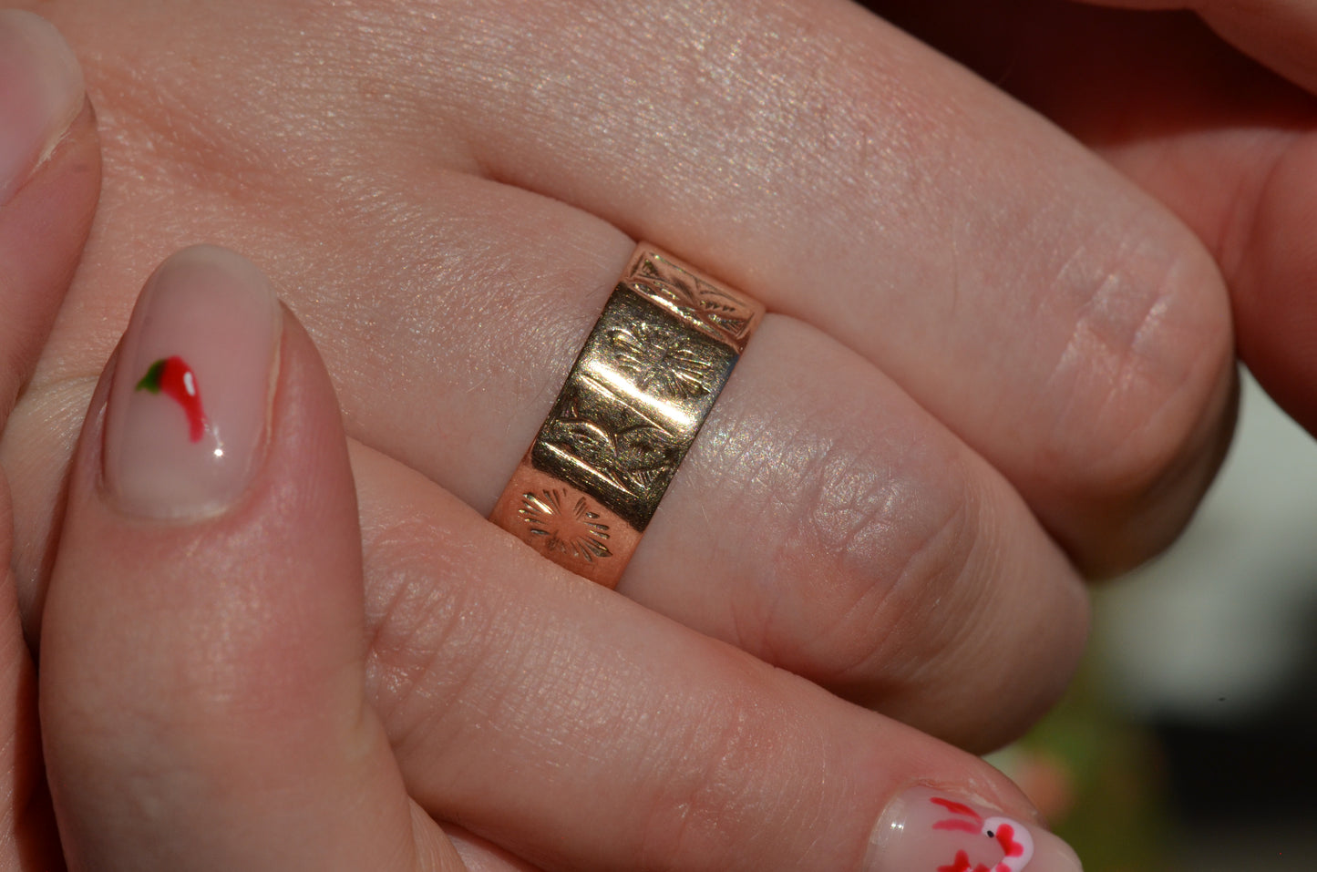 Warm Antique Panel Eternity Band