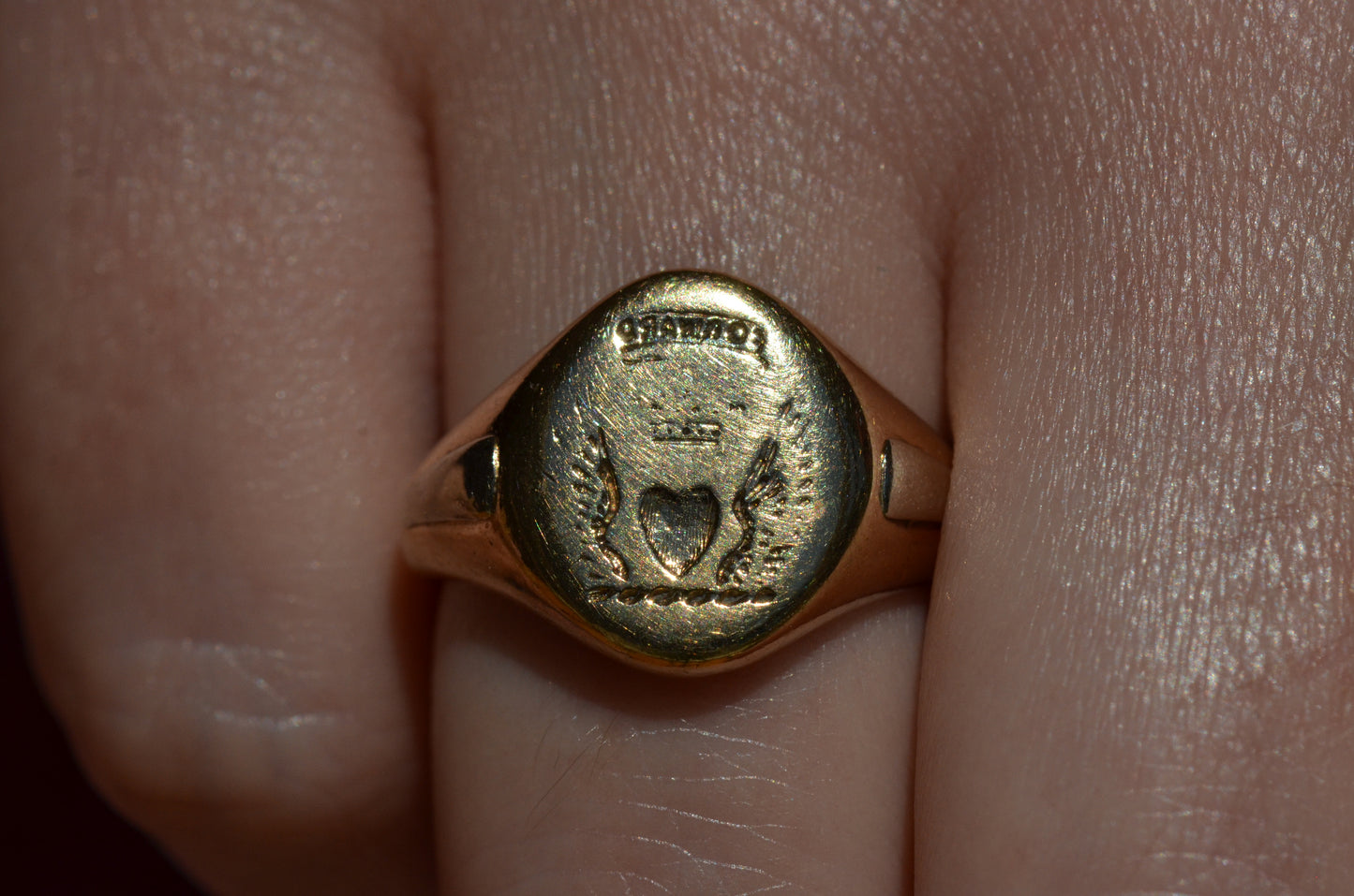 Inspirational Vintage Crest Signet