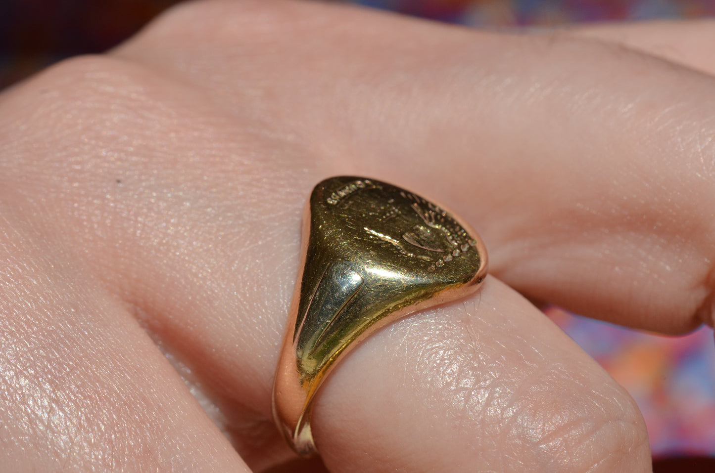 Inspirational Vintage Crest Signet