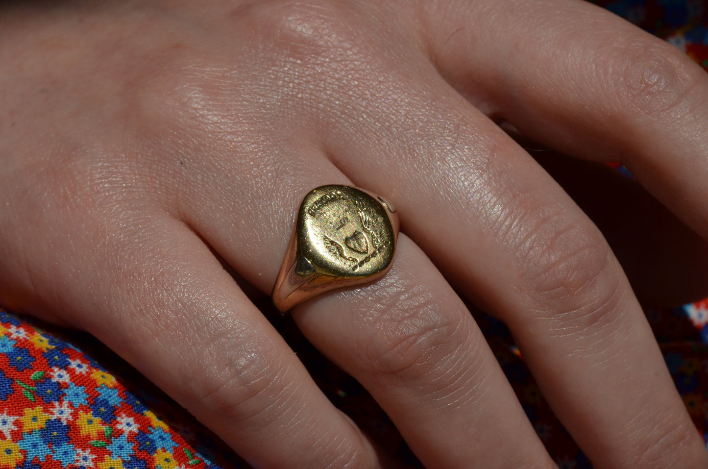 Inspirational Vintage Crest Signet