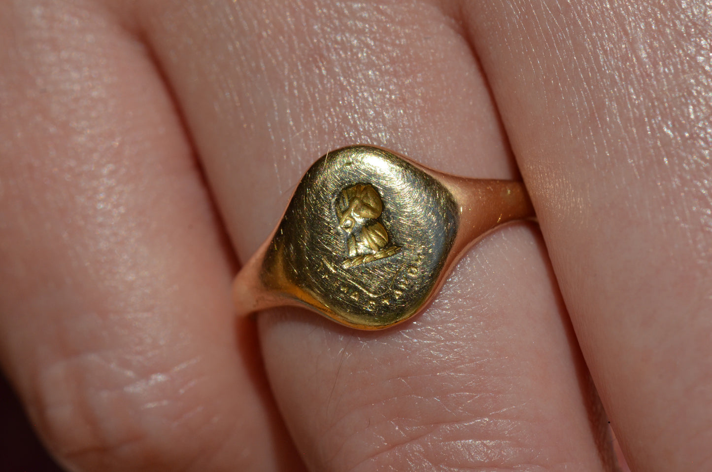 Hopeful Antique Crest Signet