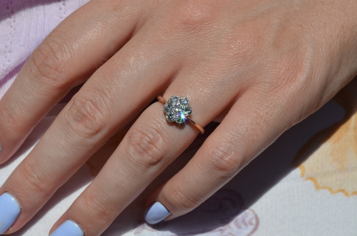Elegant Vintage Diamond Daisy Ring