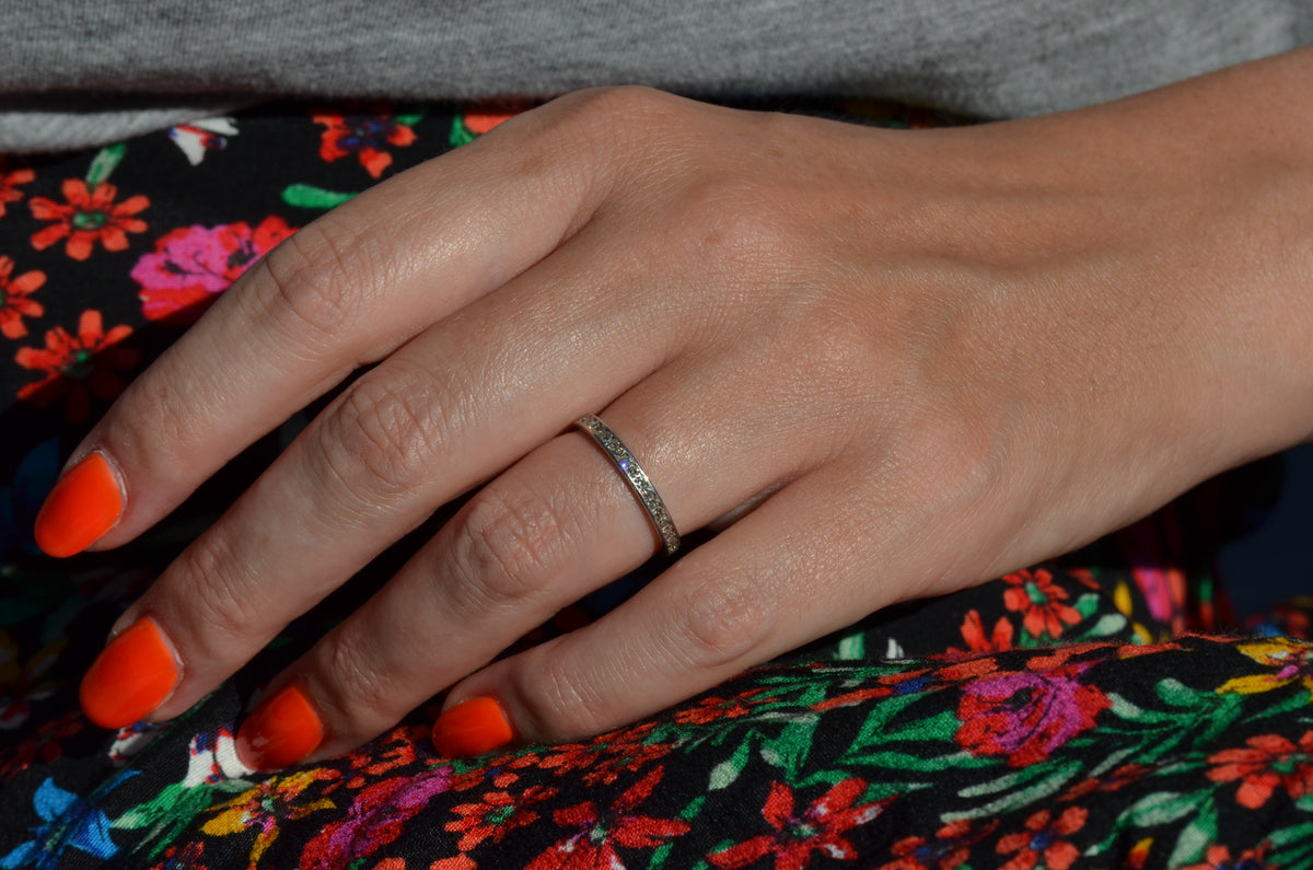 Chic Vintage Platinum Eternity Band