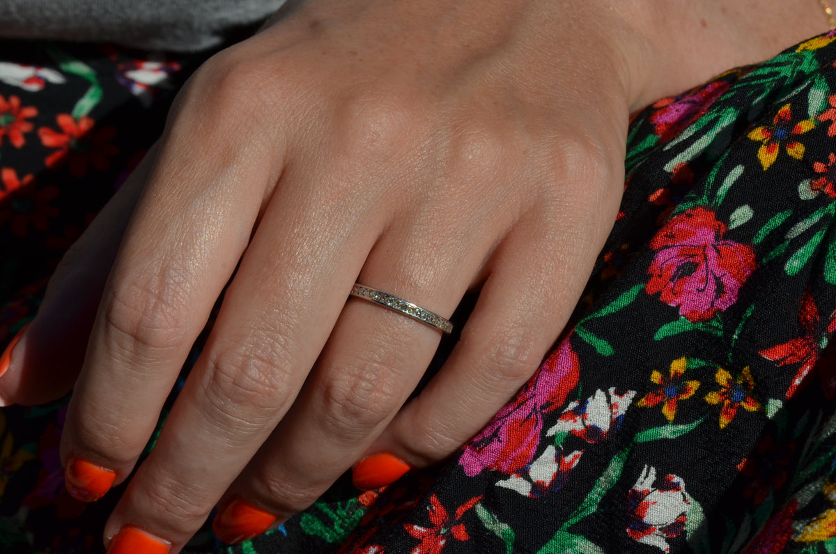 Chic Vintage Platinum Eternity Band