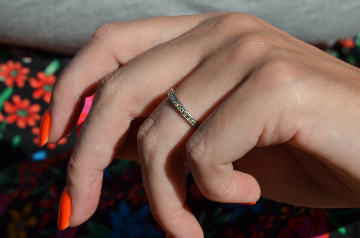 Chic Vintage Platinum Eternity Band