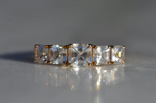 Chic Estate Zircon Five Stone Band