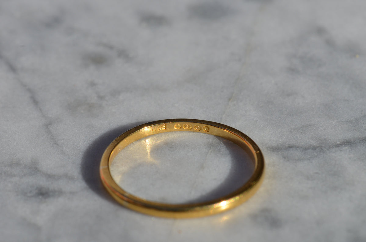 Narrow Estate 22k Band Size 10