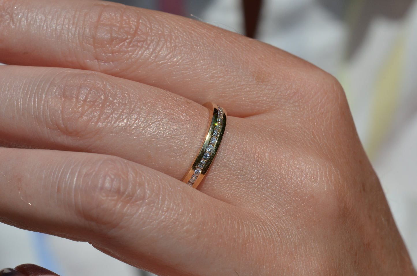 Scintillating Channel Full Eternity Band