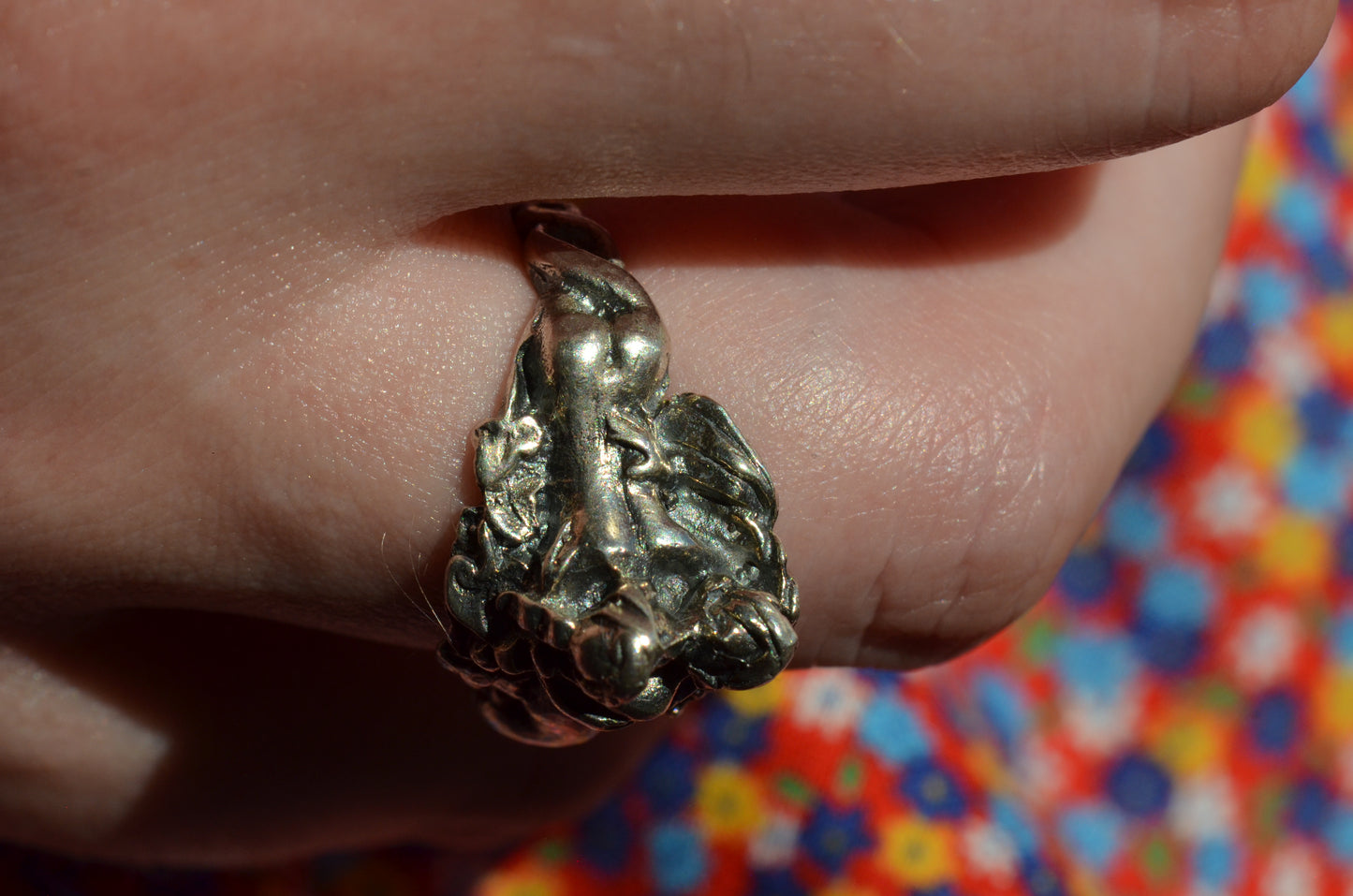 Bold Vintage Lovers' Embrace Ring