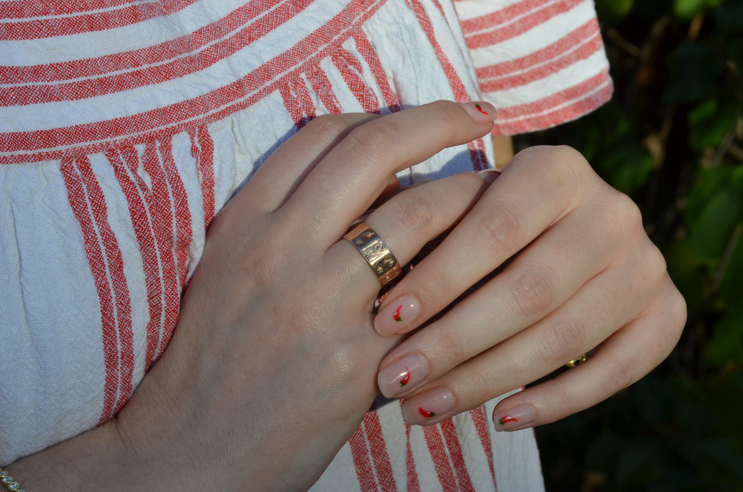 Warm Antique Panel Eternity Band