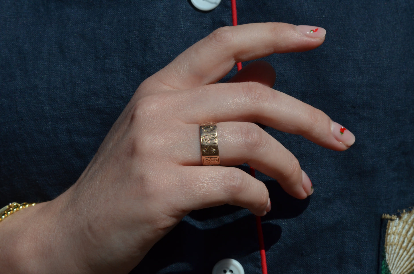 Warm Antique Panel Eternity Band