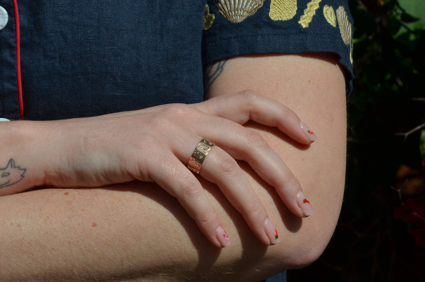 Warm Antique Panel Eternity Band