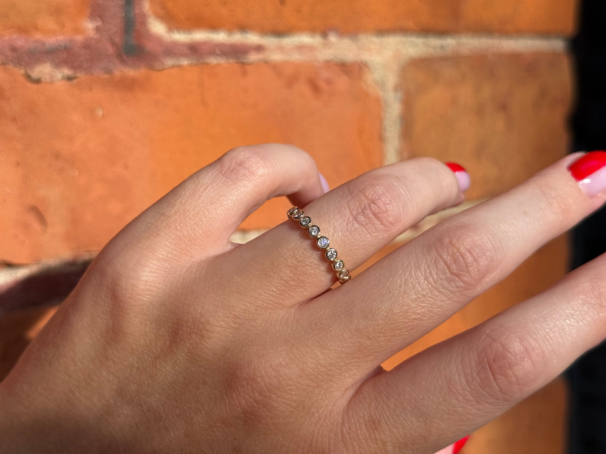 St. Eloi Collection Smooth Bezel Half Eternity