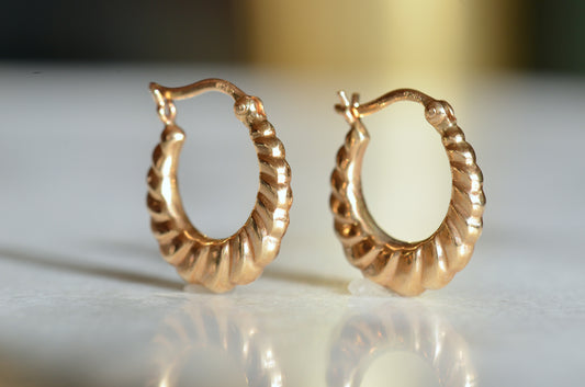 Lovely Vintage Scalloped Hoops