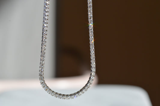 Chic White Gold Estate Diamond Necklace