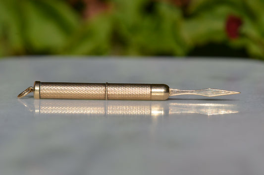 Sleek Vintage Solid Gold Toothpick