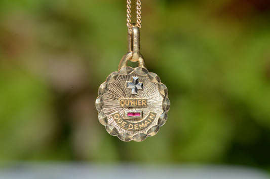 Sweet Estate Médaille d'Amour Pendant with Inscription