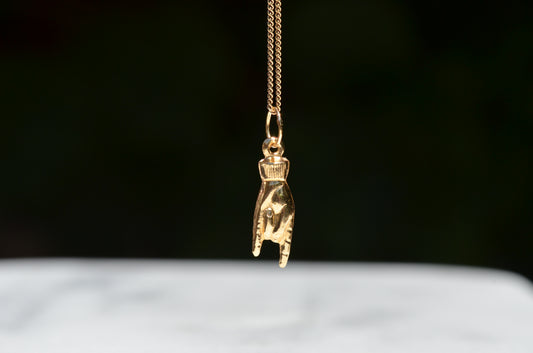 Classic Vintage Mano Cornuto