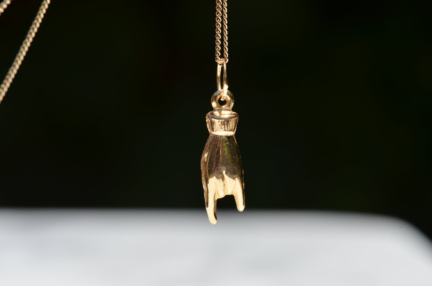 Classic Vintage Mano Cornuto