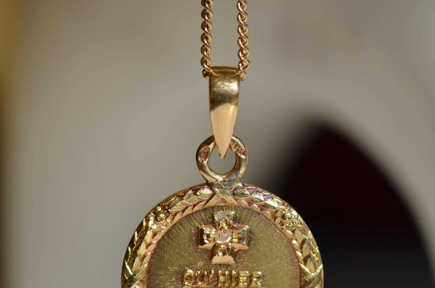Romantic Laurel Vintage Médaille d'Amour Pendant