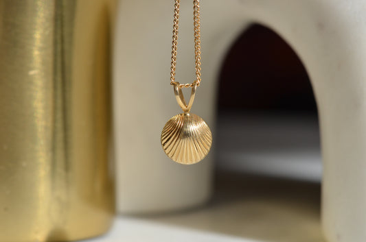 Petite Vintage Shell Charm
