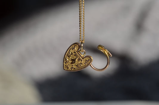 Lovely Engraved Vintage Heart Padlock