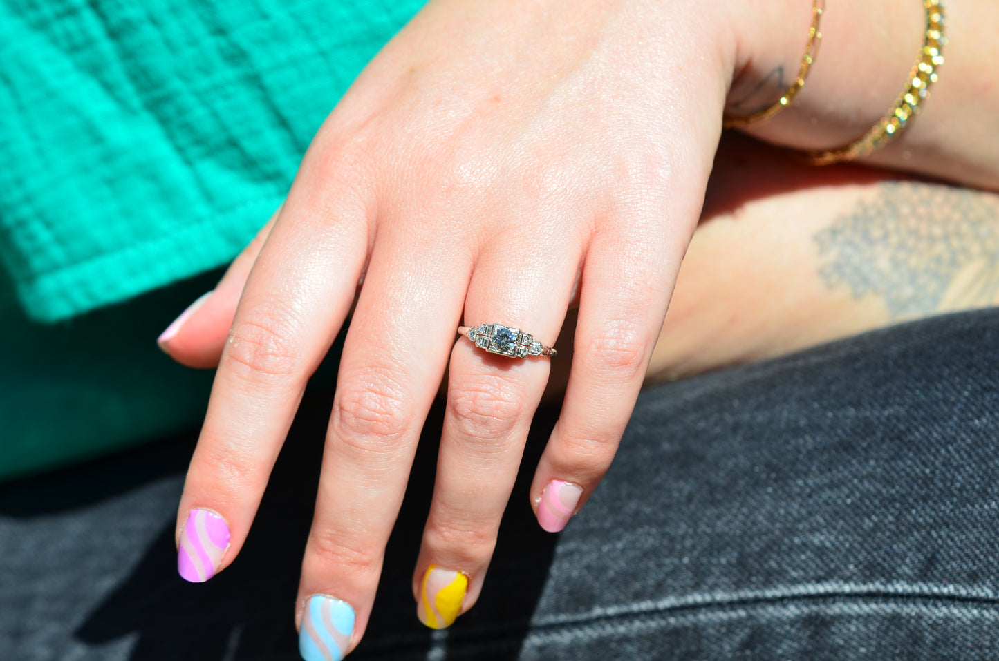 Sparkling Vintage Diamond Stepped Shoulder Ring