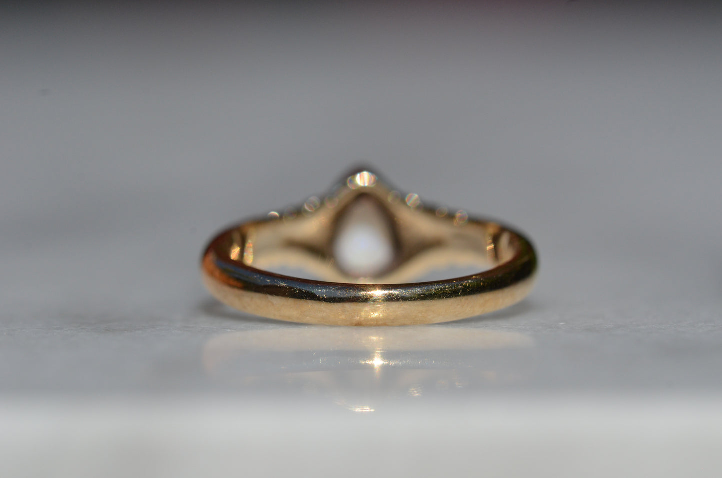 Sleek Y2K Ribbed Opal Ring